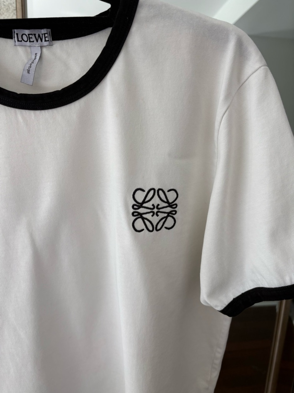 Loewe Anagram Crew Neck White T-Shirt Embroidered Accent Women Size M - Picture 5 of 12